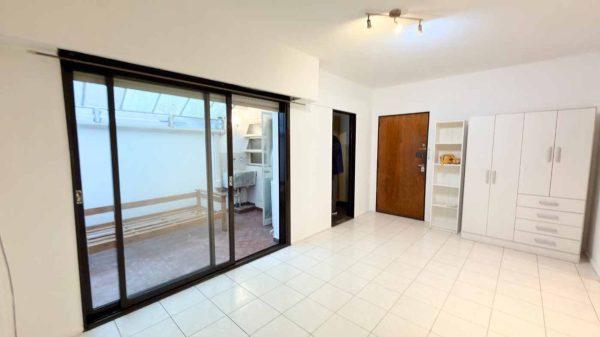 Sale Studio with covered patio Olivos