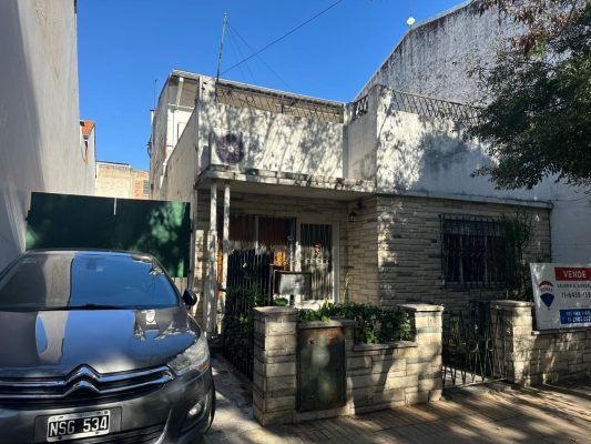 Casa 3 Amb+Depto 2 Amb+ Galpon Hab. En Venta!