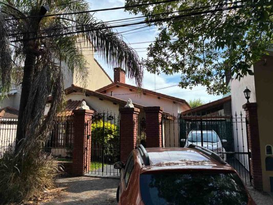 For Sale House 3-Bedroom Vicente Lopez Mortgage Eligible