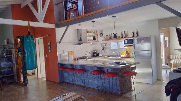 PH tipo loft con diseño moderno con Patio propio