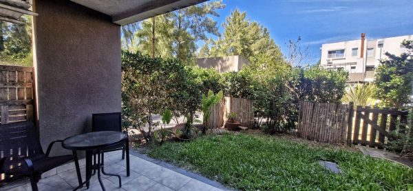 ALQUILER dos ambientes con jardín propio