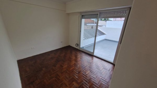 Venta Depto 2 Ambientes Con Patio Y Terraza
