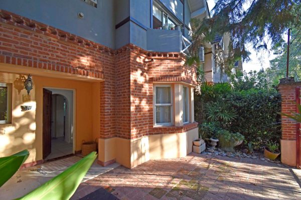 Triplex de 3 dormitorios, jardin y vista al SIC