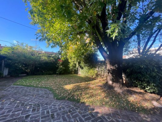 Large corner lot at Boulogne