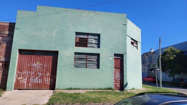 Venta Galpón Munro zona Industrial 350m2 totales