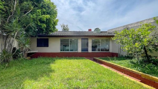 Venta Casa 4amb con Jardin-Quincho en Carapachay