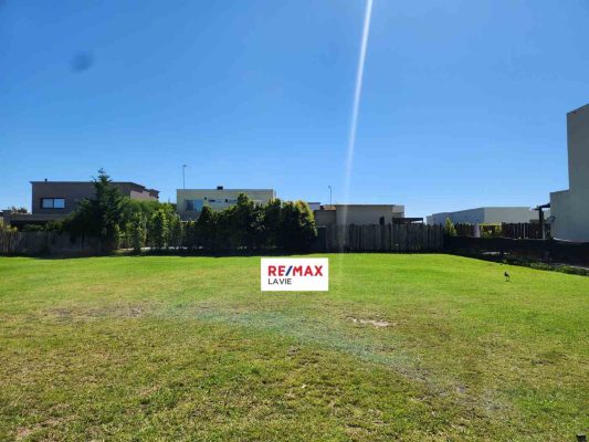 Central Lot Sale at Amarra St., Vila Marina 1