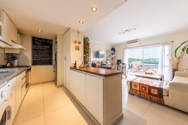 Sale 2-Bedroom Apartment With Terrace Florida