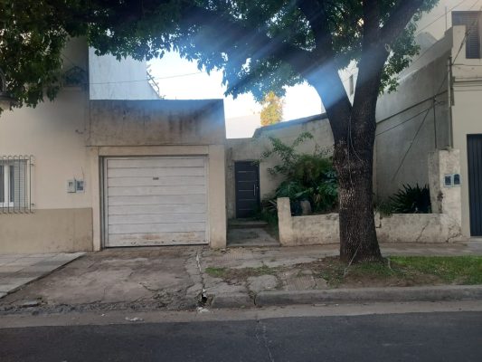 4-Bedroom House for Sale, Florida, Vicente López, Own Lot