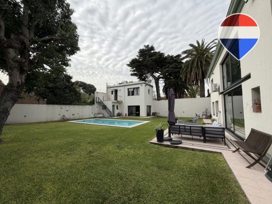 Venta Casa En Martinez Con Jardin Pileta Quincho