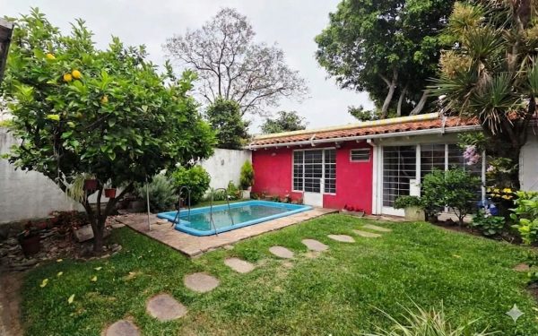 House With Garden And Pool In Olivos
