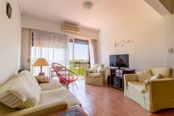 Venta departamento 4 amb - Con Balcón y Cochera