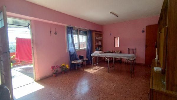 For Sale House Top Floor 2 Bedrooms Terrace Opportunity!