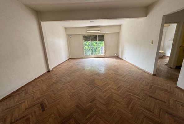 3-Room Apartment for Sale with Balcony, Excellent Location
