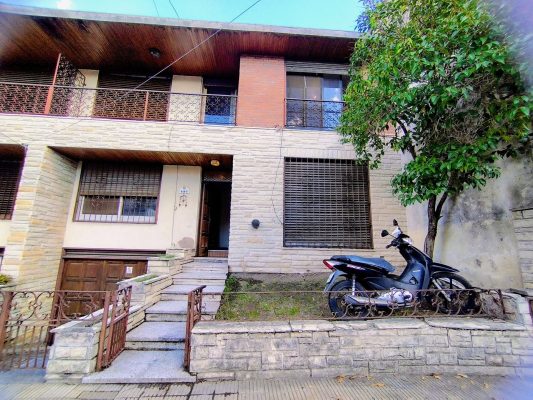Casa 5 Amb Venta Martinez Con Jardin Cochera Doble