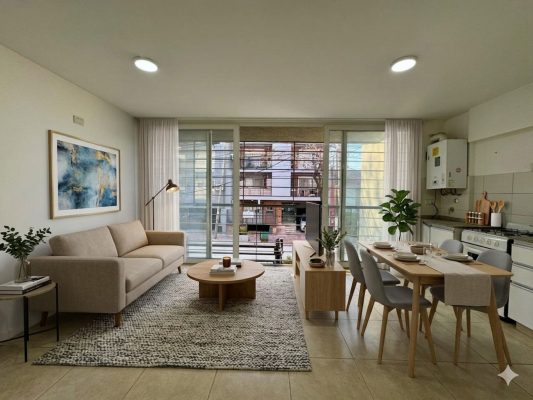 2-Room Apartment for Sale in San Fernando, Street-Facing, with Parking / Storage Locker