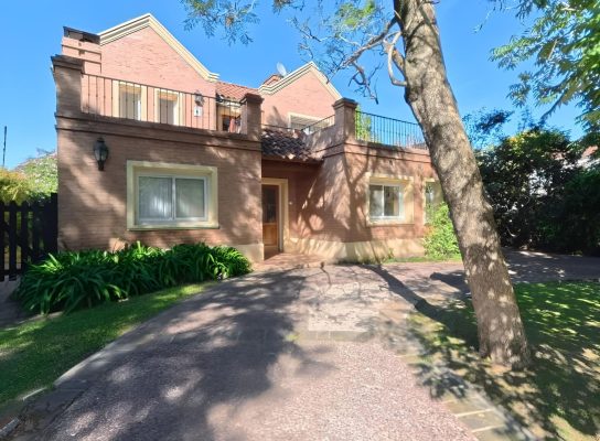 5-Room House for Sale - Gated Community La Chacra - Victoria
