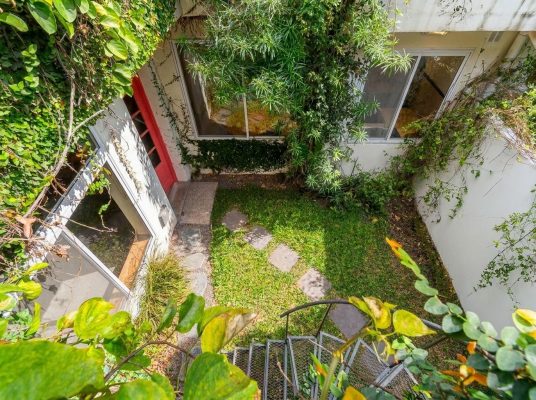 4-Room Penthouse for Sale in Florida – Garden, Grill and Terrace