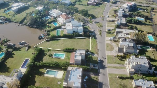Lot for Sale in San Marco Neighborhood