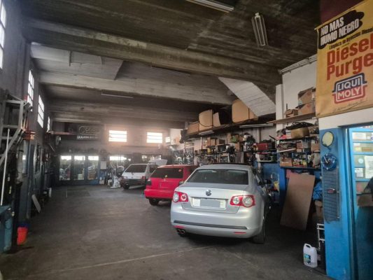 Venta Taller Mecánico /Galpón Con Casa De 4 Amb