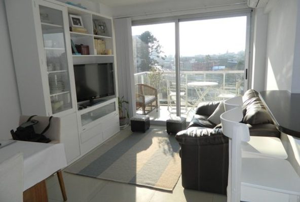 Dos Ambientes Venta Beccar Piso Alto! Cochera