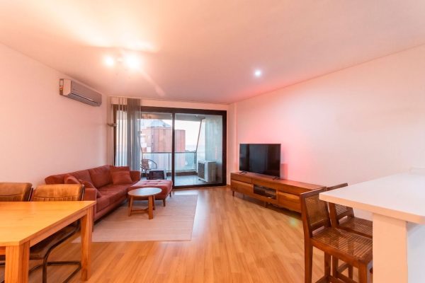 3-Room Apartment for Sale in La Lucila with Parking