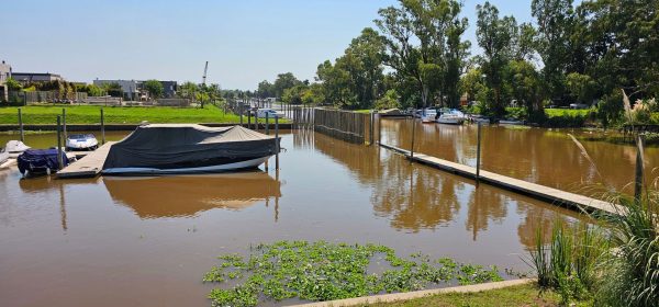 Land for sale with nautical mooring at El Canal