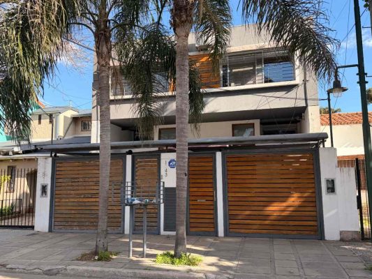 Triplex 4 Ambientes En Venta Martinez Con Pileta