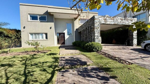 Alquiler Casa 7 Amb A La Laguna Nordelta Alisos