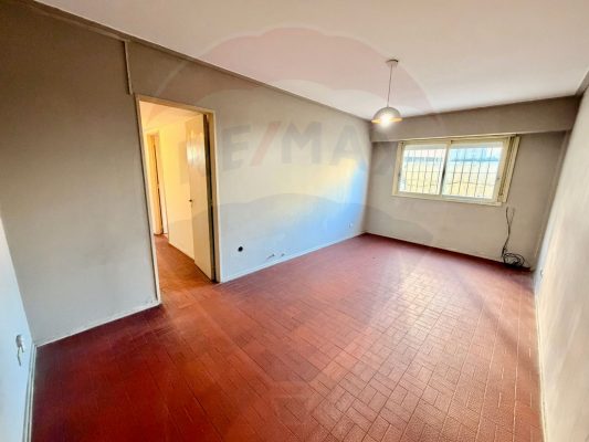 2-bedroom apartment with patio Olivos downtown