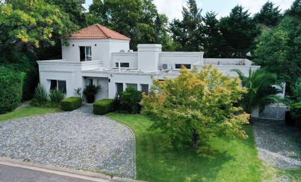 For Sale House With Garden And Pool In Rincon Del Arca