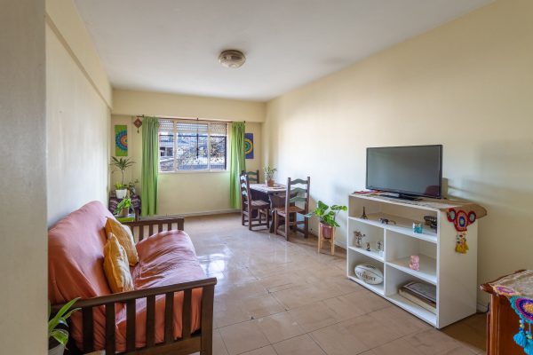 For Sale 2-bedroom Apartment with Laundry Room San Fernando