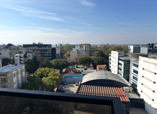 For Sale 4-bedroom Apartment with Parking in Olivos