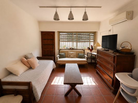 House 2-bedroom with Garden and Pool in Don Torcuato