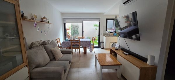 PH 2-bedroom garden garage For Sale Vicente Lopez