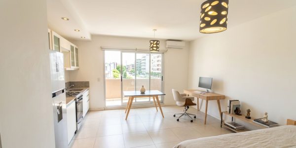 Spacious and bright 1-bedroom, balcony with grill and parking