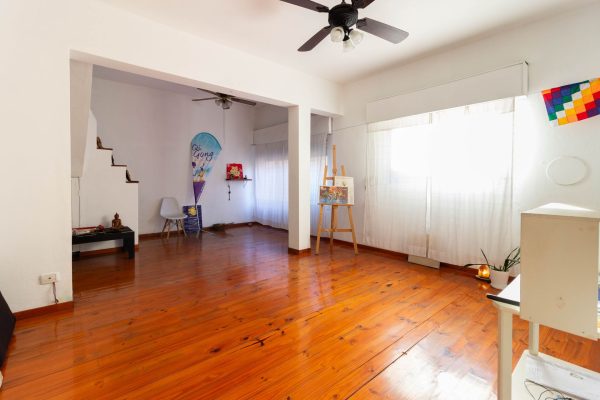 For Sale PH 3-bedroom Olivos with terrace and balcony