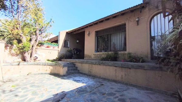 For Sale 3-bedroom house San Fernando garden garage