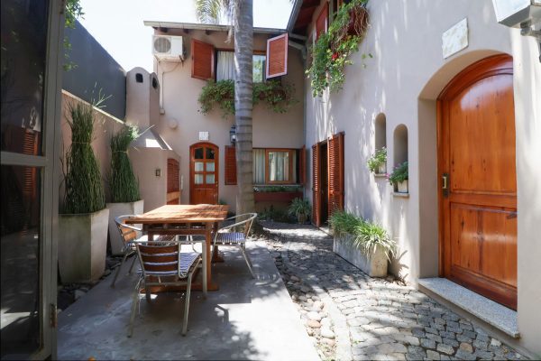 For Sale House Florida 3-bedroom + Commercial Space Patio 2 Bathrooms