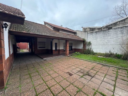 For Sale-House+Commercial Space 3-bedroom-El Talar-Large Lot