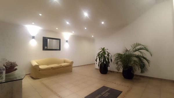 Apartment Suitable/Professional 2-bedroom For Sale Florida With Garage