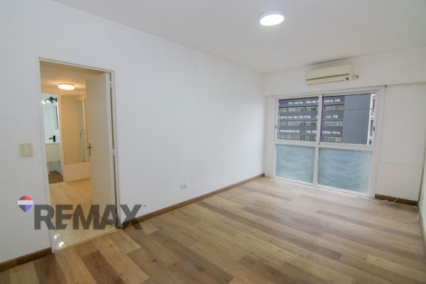 For Sale 2-bedroom Apartment in Olivos