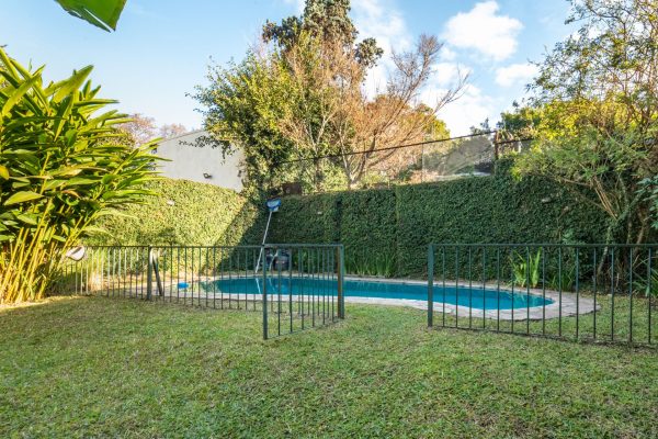 For Sale House 4-bedroom Pool and Grill Vicente Lopez