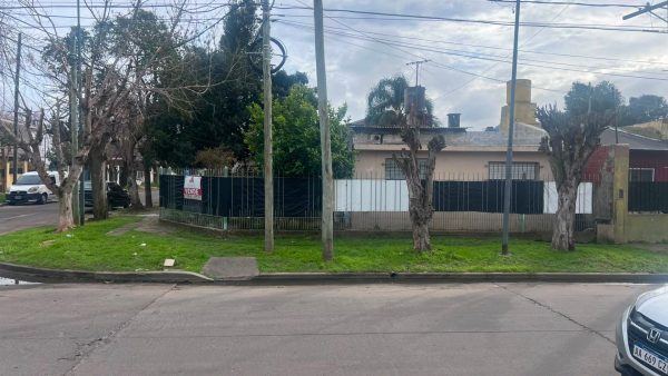 House in El Talar to Renovate