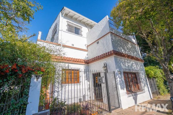 For Sale House 4-bedroom PH-type with patio and balcony